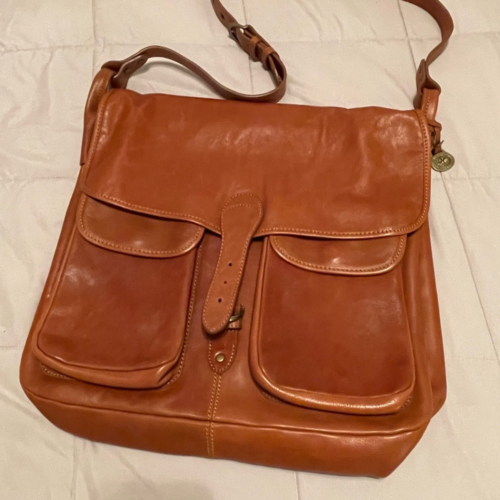 Preloved Large Messenger Shoulder Bag Brown Leather. Beautiful Condition.